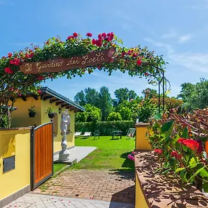 Il Giardino Dei Poeti And Bed & Breakfast